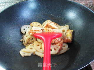煎鸡蛋炒莲藕的做法步骤：9