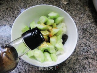 黑木耳黄瓜拌花菜的做法步骤：9