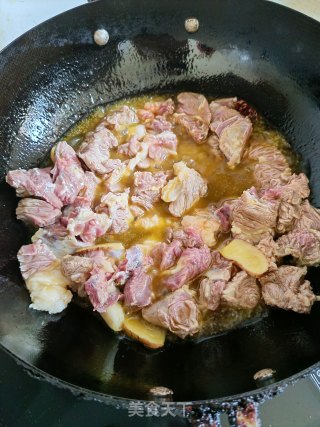 鲜笋烧牛肉的做法步骤：3