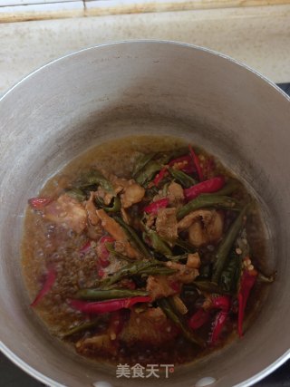 杏鲍菇片炒肉的做法步骤：2