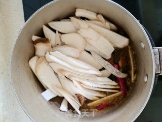 杏鲍菇片炒肉的做法步骤：3