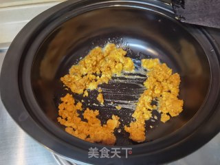“蟹黄”豆腐煲的做法步骤：6