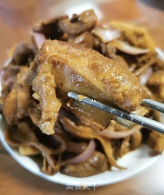 排骨焖元菇的做法步骤：11