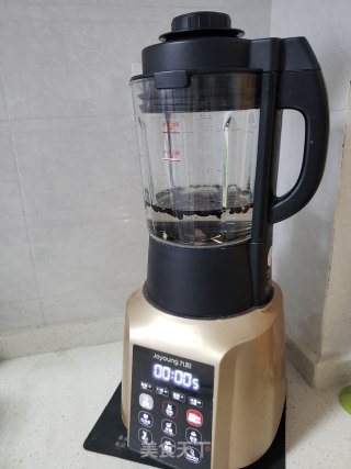 黑豆豆浆的做法步骤：3