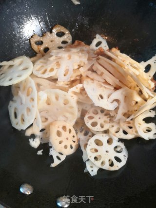 藕片炒肉的做法步骤：8
