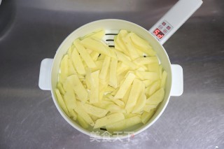 解馋零嘴之牛肉土豆饼的做法步骤：2