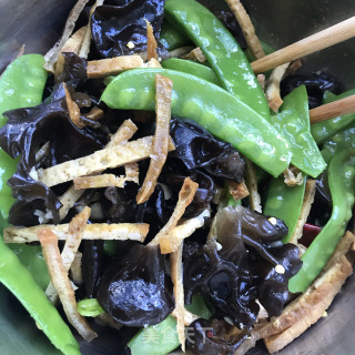 荷兰豆拌木耳的做法步骤：7