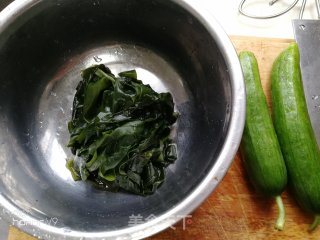 凉拌黄瓜君荙菜的做法步骤：1