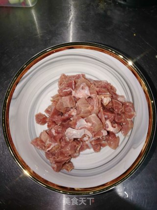 辣椒炒肉的做法步骤：2