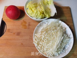 番茄肥牛煲的做法步骤：1