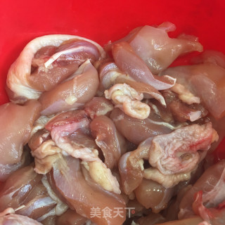咖喱土豆焖鸡块的做法步骤：1