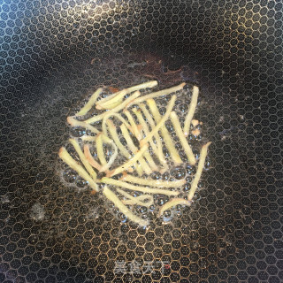 咖喱土豆焖鸡块的做法步骤：4