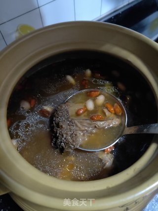 羊肚菌虫草花排骨汤的做法步骤：6