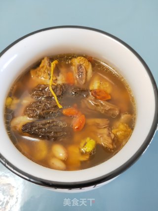 羊肚菌虫草花排骨汤的做法步骤：7