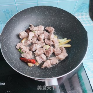 家常炖牛腩的做法步骤：7