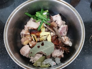 蒜香排骨的做法步骤：2