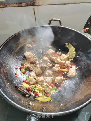 蒜香排骨的做法步骤：4