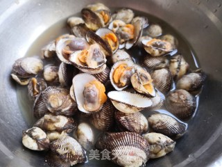 菠菜拌毛蚬子的做法步骤：1