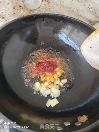 猪肉炒包菜的做法步骤：3