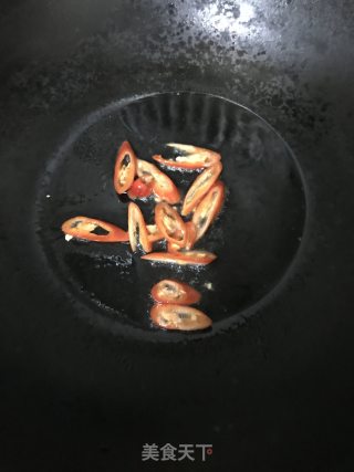 包菜炒红薯粉丝的做法步骤：4