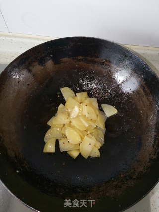 土豆辣椒炒肉的做法步骤：5