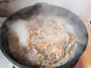 红烧肉炖干豆角的做法步骤：2