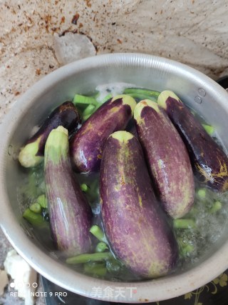 油焖茄子的做法步骤：2