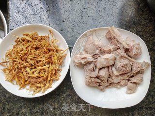 黄花菜排骨汤的做法步骤：4