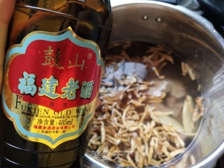 黄花菜排骨汤的做法步骤：7