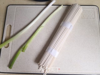 香香的葱油面的做法步骤：1