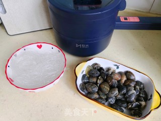 花蛤粉丝的做法步骤：1
