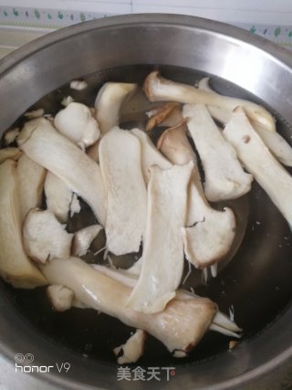 凉拌杏鲍菇的做法步骤：2