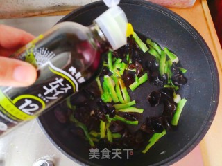 苦瓜木耳炒鸡蛋的做法步骤：9