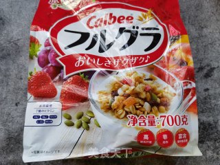 蟠桃麦片酸奶杯的做法步骤：3