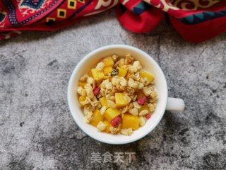 蟠桃麦片酸奶杯的做法步骤：7