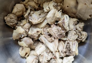 扁豆玉米土豆炖鸡块的做法步骤：1