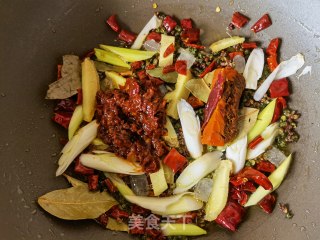 扁豆玉米土豆炖鸡块的做法步骤：4