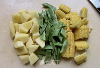 扁豆玉米土豆炖鸡块的做法步骤：12
