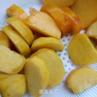 黄桃气泡水的做法步骤：2