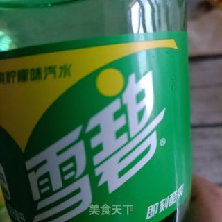 黄桃气泡水的做法步骤：5