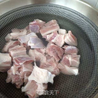 排骨花肉烧笋干的做法步骤：4