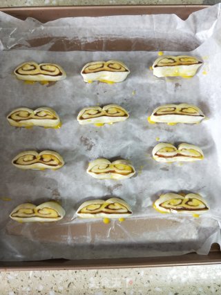 蝴蝶酥的做法步骤：8