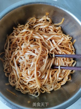 酱油炒面的做法步骤：4