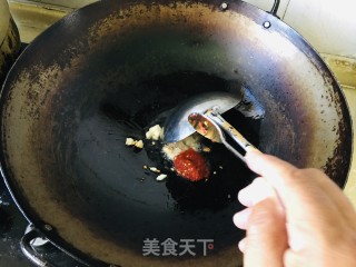 剁辣椒炒甘蓝的做法步骤：2