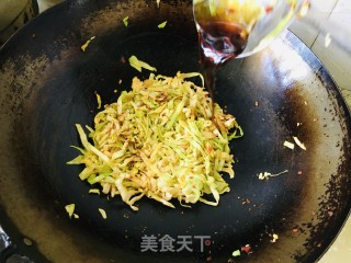 剁辣椒炒甘蓝的做法步骤：7