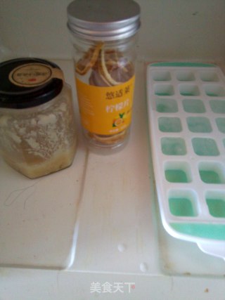 翻车的蜂蜜柠檬水的做法步骤：1