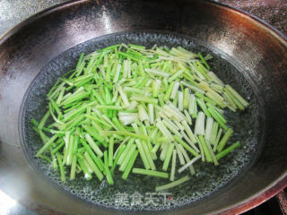 鹅胗拌芹菜的做法步骤：4