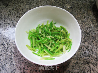 鹅胗拌芹菜的做法步骤：6