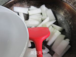 黑木耳烤火腿煮冬瓜的做法步骤：4