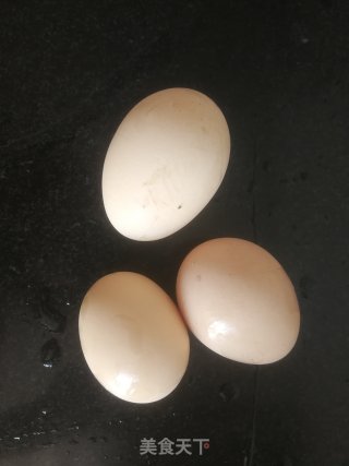 炒笨鸡蛋的做法步骤：1